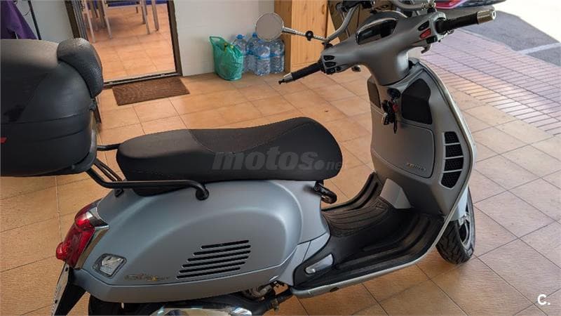 Vespa GTS 300 – Vista 2