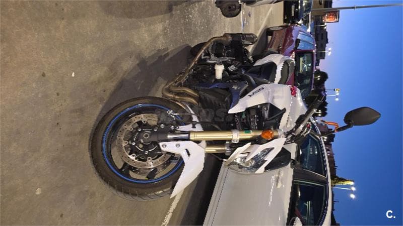 Suzuki GSR 750 – Vista 1