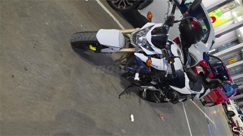 Suzuki GSR 750 – Vista 2