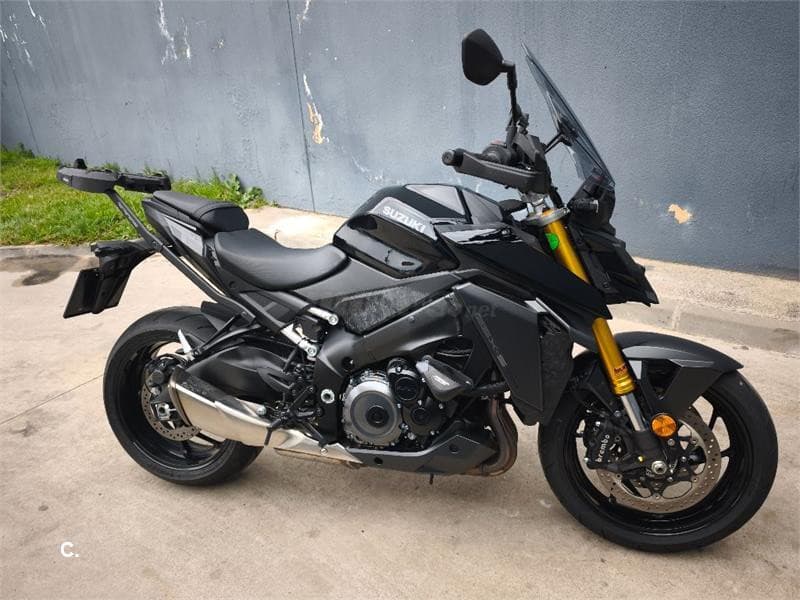 Suzuki GSX-S – Vista 3