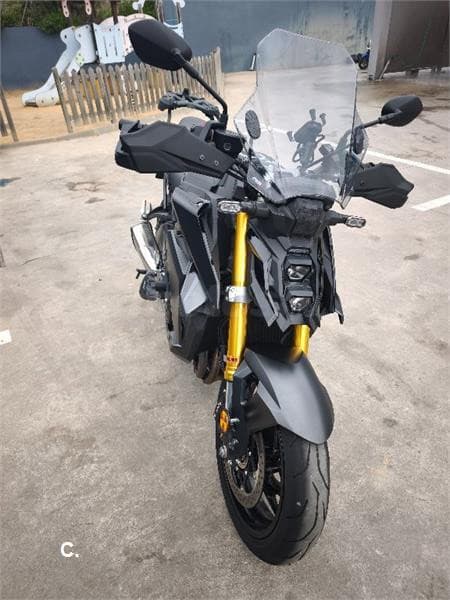 Suzuki GSX-S – Vista 4