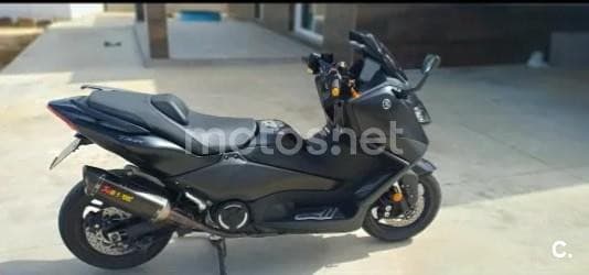 Yamaha TMAX – Vista 3