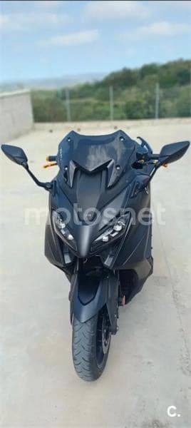 Yamaha TMAX – Vista 4