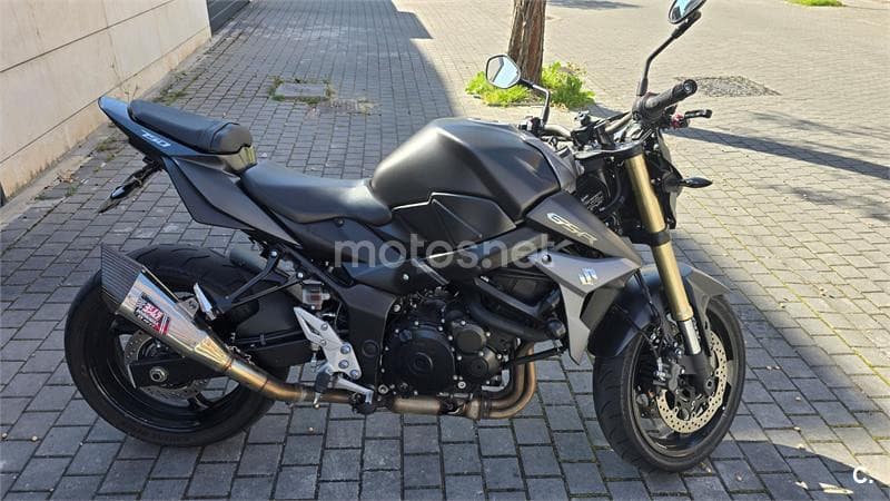 Suzuki GSR 750 – Vista 1