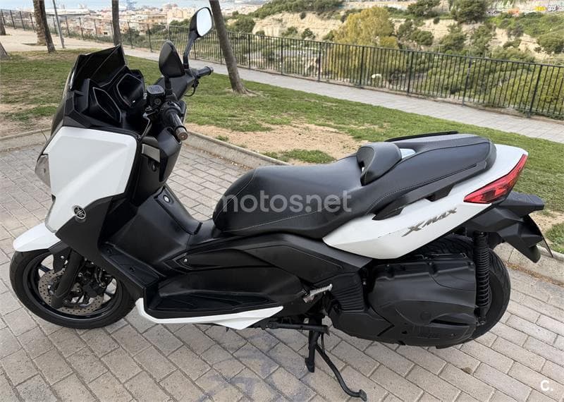 Yamaha XMAX 400 – Vista 3