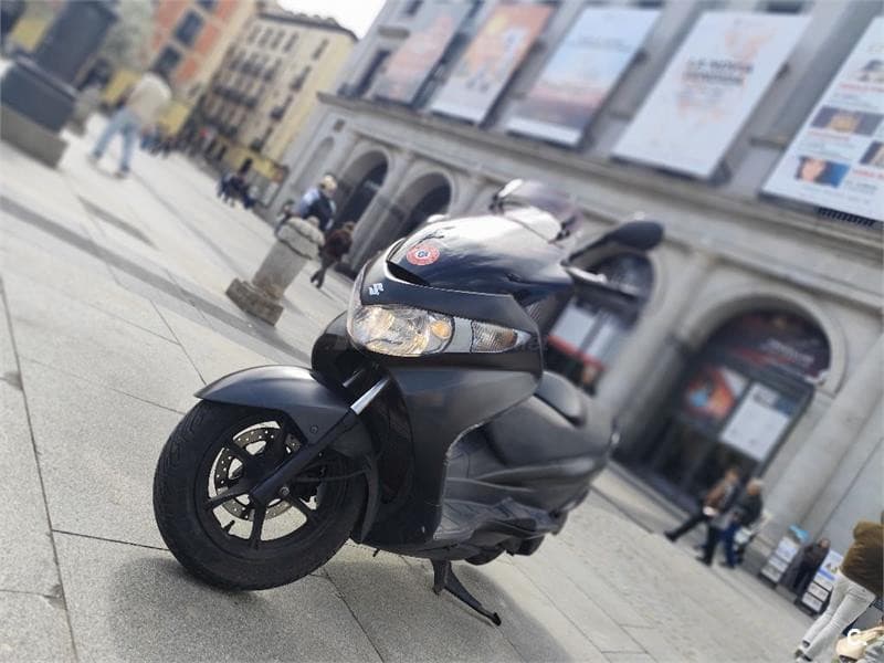 Suzuki BURGMAN 200 Executive – Vista 4