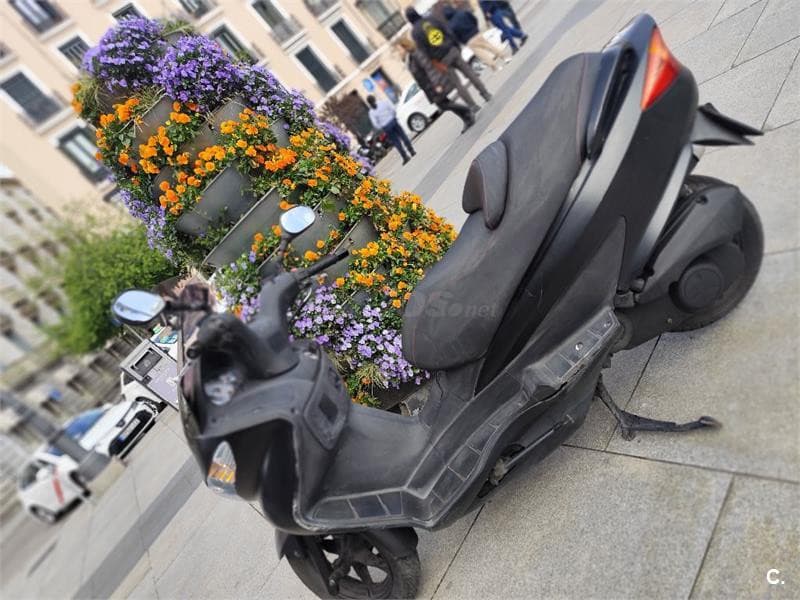 Suzuki BURGMAN 200 Executive – Vista 9