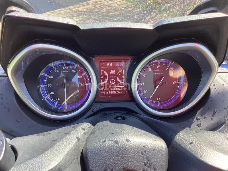 Yamaha TMAX – Vista 2