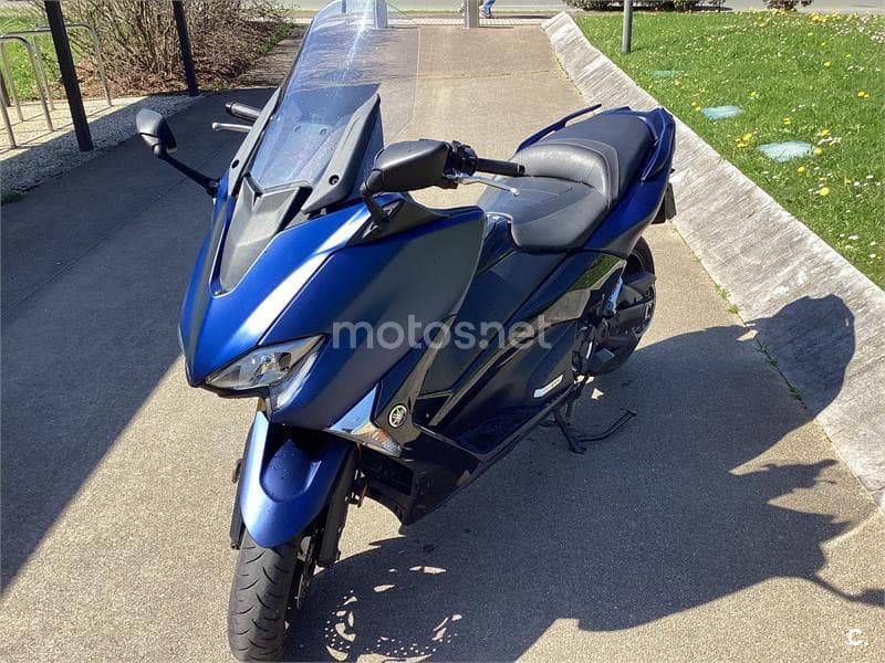 Yamaha TMAX – Vista 3