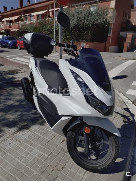 Honda PCX 125 – Vista 4