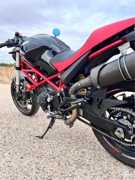 Ducati MONSTER 695 – Vista 4
