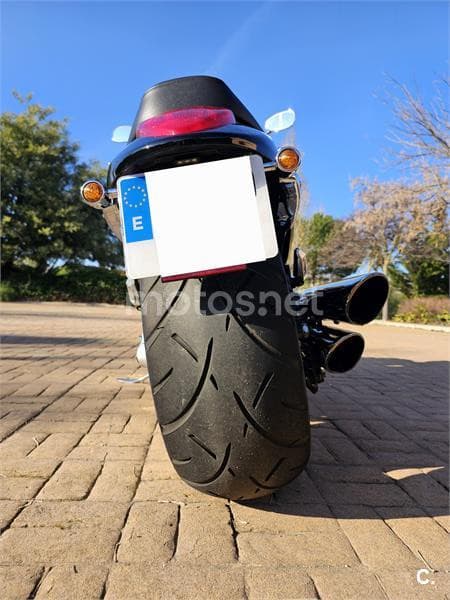 Suzuki Intruder M1800R – Vista 11