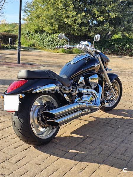 Suzuki Intruder M1800R – Vista 13