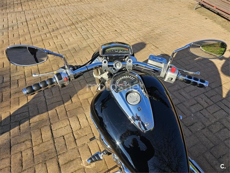 Suzuki Intruder M1800R – Vista 10