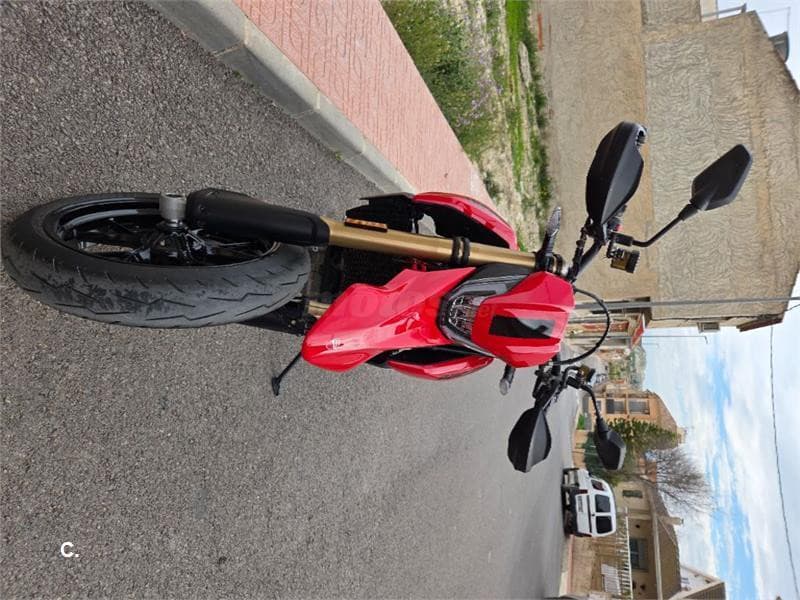 Ducati Hypermotard 698 Mono – Vista 2