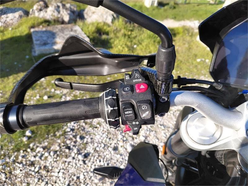 BMW F 900 R – Vista 3