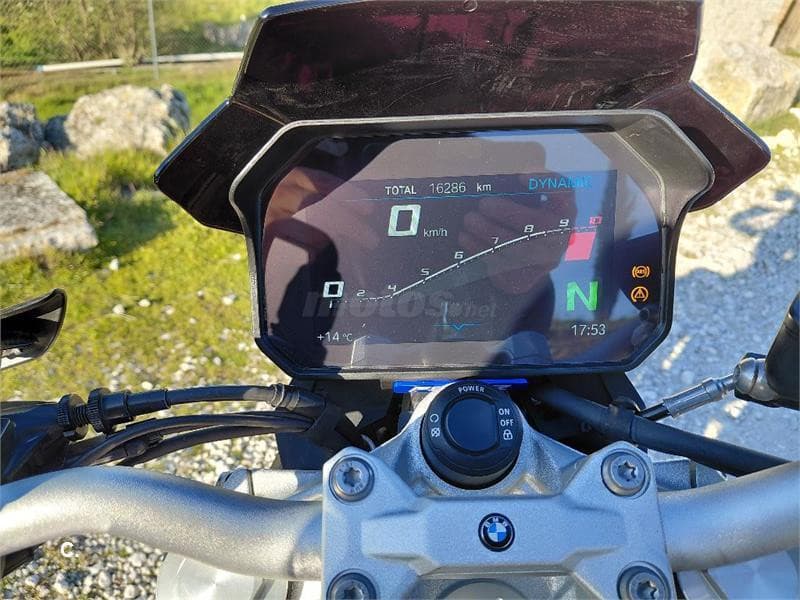 BMW F 900 R – Vista 4