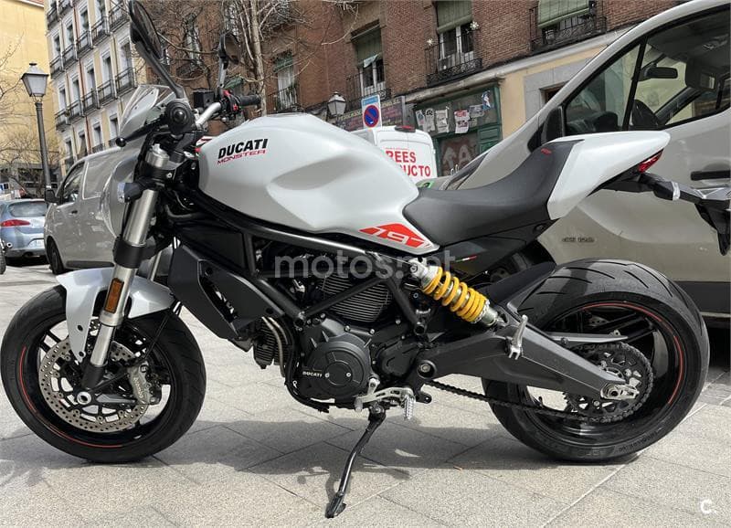 Ducati Monster 797 – Vista 4