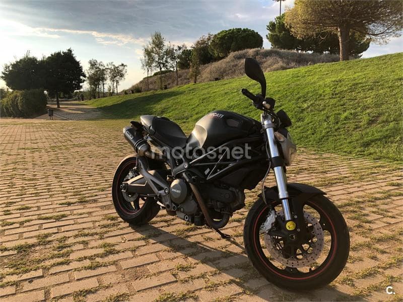 Ducati Monster 696 – Vista 1