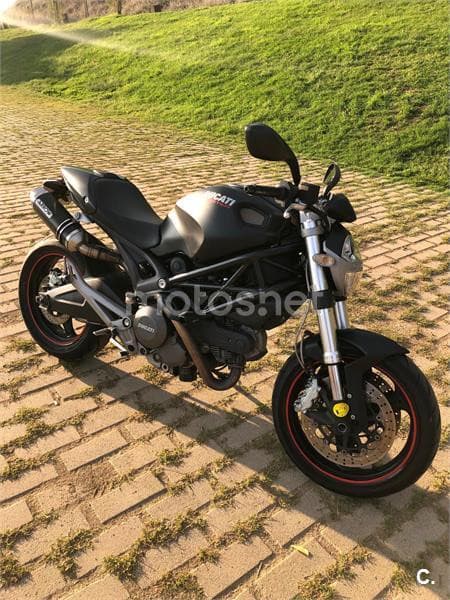 Ducati Monster 696 – Vista 2
