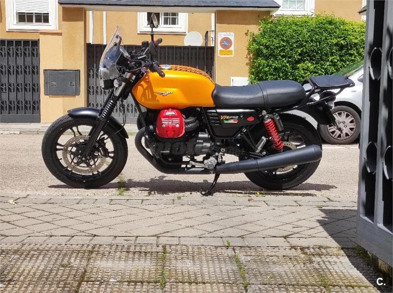 Moto Guzzi V7 III 4950 € 2019 Madrid - 1