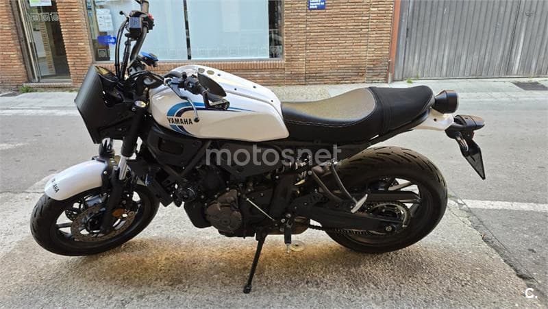 Yamaha XSR700 – Vista 2