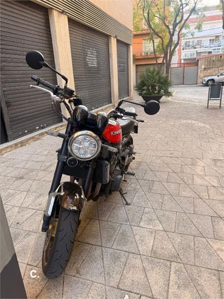 Kawasaki Z900RS – Vista 3