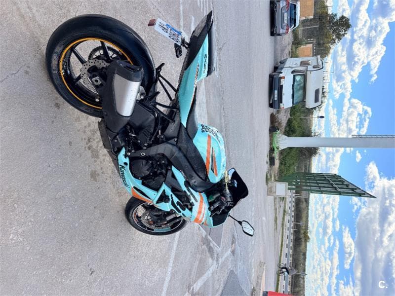 Kawasaki ZX 6R – Vista 3