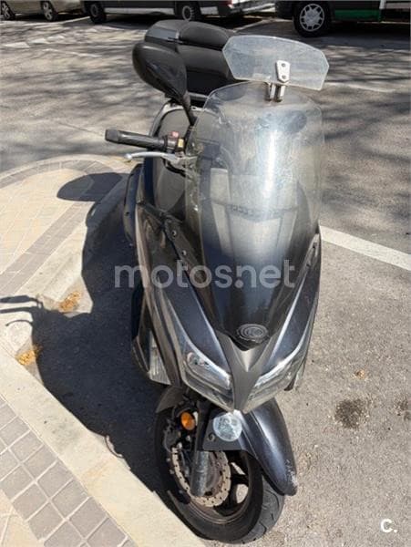 Kymco Grand Dink 300 – Vista 2