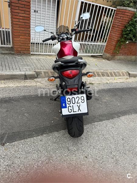 Suzuki Gladius 650 – Vista 4