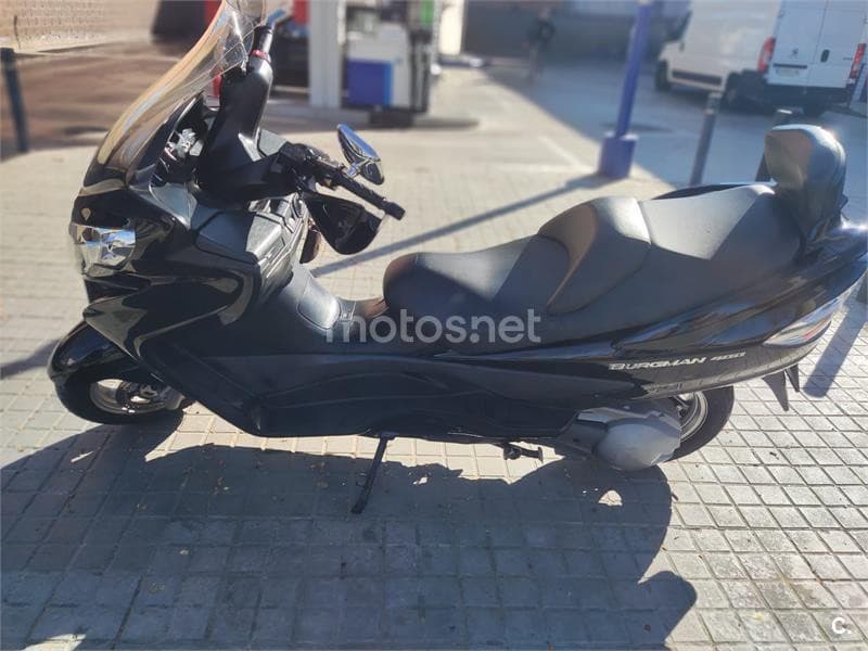 Suzuki BURGMAN 400 – Vista 3