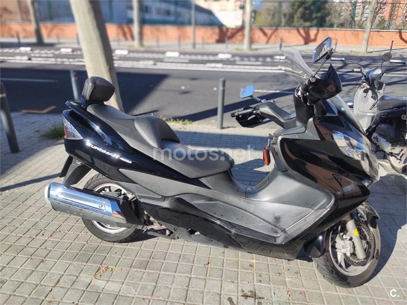 Suzuki BURGMAN 400 – Vista 5