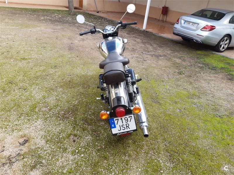 Royal Enfield Classic – Vista 4