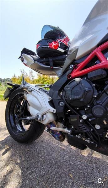 MV Agusta BRUTALE 800 EAS – Vista 2