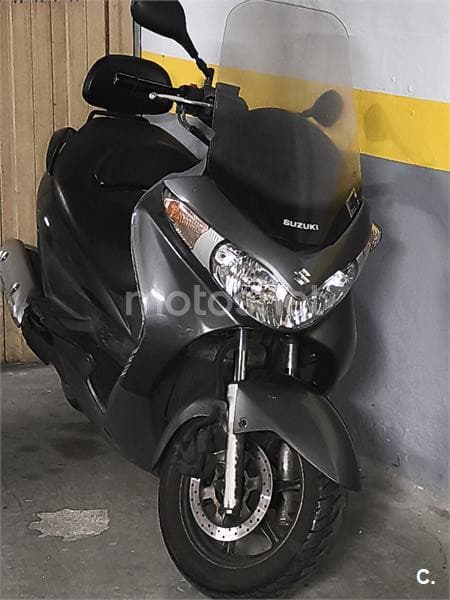 Suzuki BURGMAN 125 – Vista 1