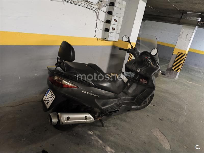 Suzuki BURGMAN 125 – Vista 4