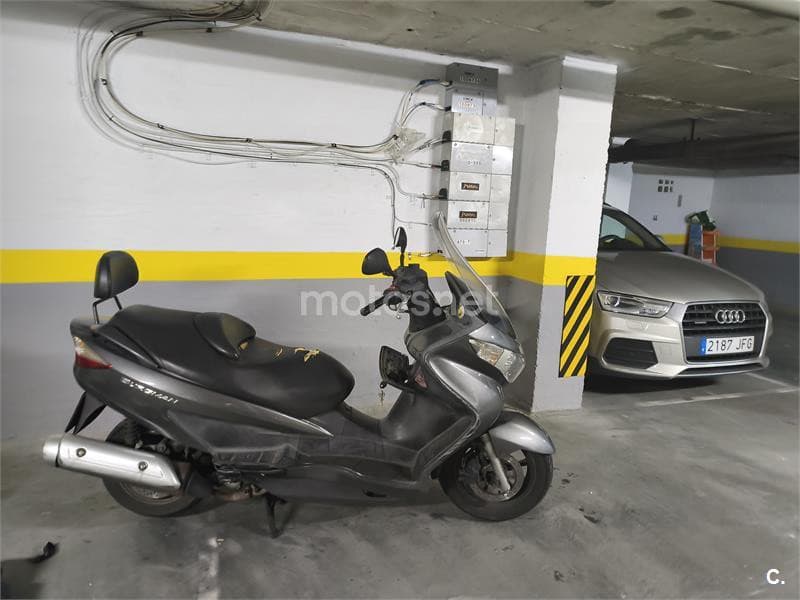 Suzuki BURGMAN 125 – Vista 6