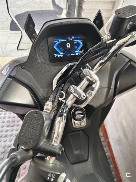 QJ Motor MTX 125 – Vista 3