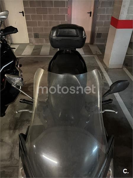 Suzuki BURGMAN 400 – Vista 7