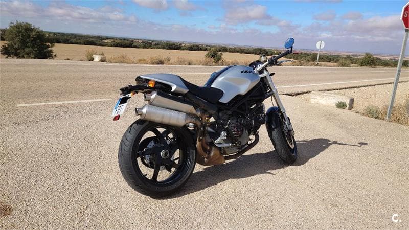 Ducati MONSTER S2R 1000 – Vista 2