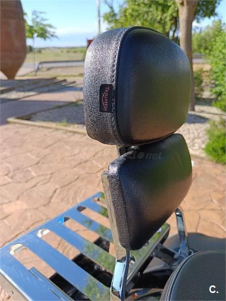 Triumph America 900 – Vista 2