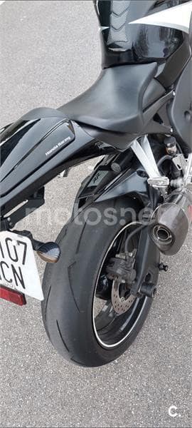 Honda CBR 1000RR Fireblade – Vista 5