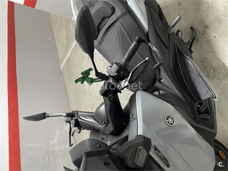 Yamaha XMAX 300 – Vista 12