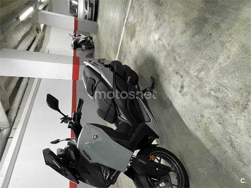 Yamaha XMAX 300 – Vista 4