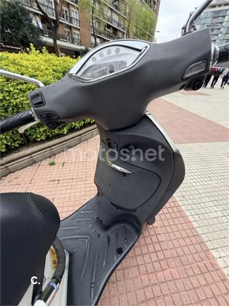 Piaggio LIBERTY S 125 – Vista 15