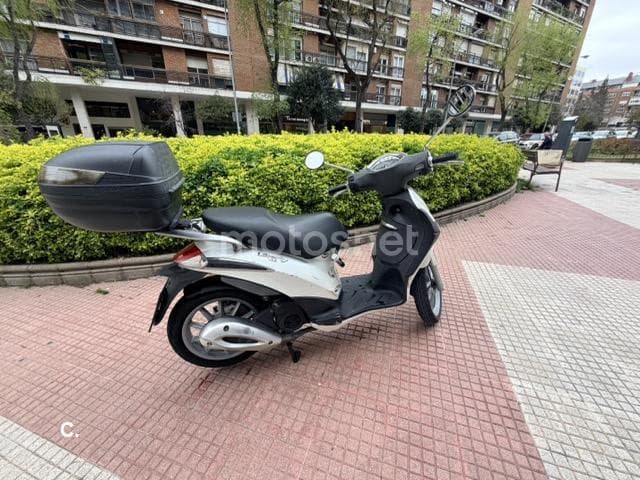 Piaggio LIBERTY S 125 – Vista 5