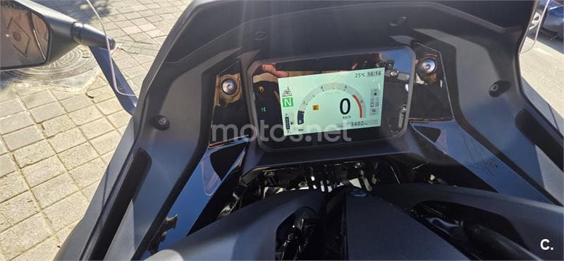 Honda Forza 750 – Vista 3