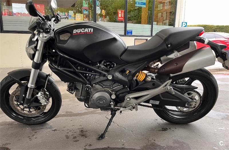 Ducati Monster 696 – Vista 2