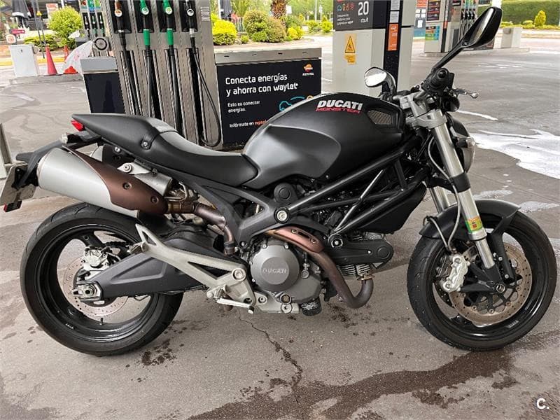 Ducati Monster 696 – Vista 3