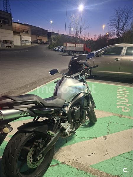 Yamaha FZ6 N S2 – Vista 4